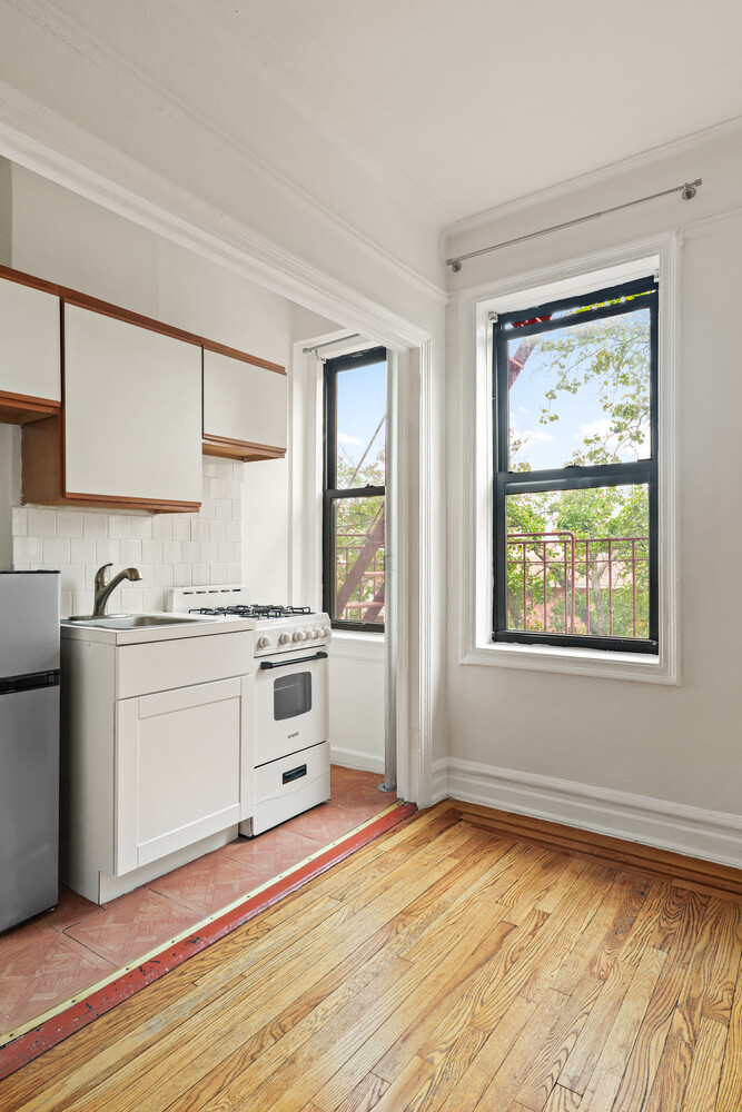 44-14 NEWTOWN Road 3M