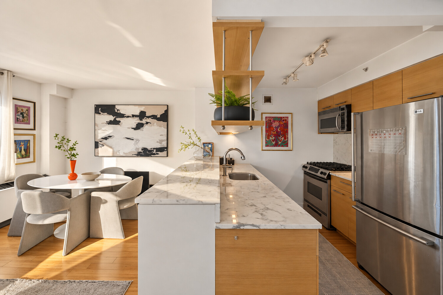 100 W 39TH Street 43J
