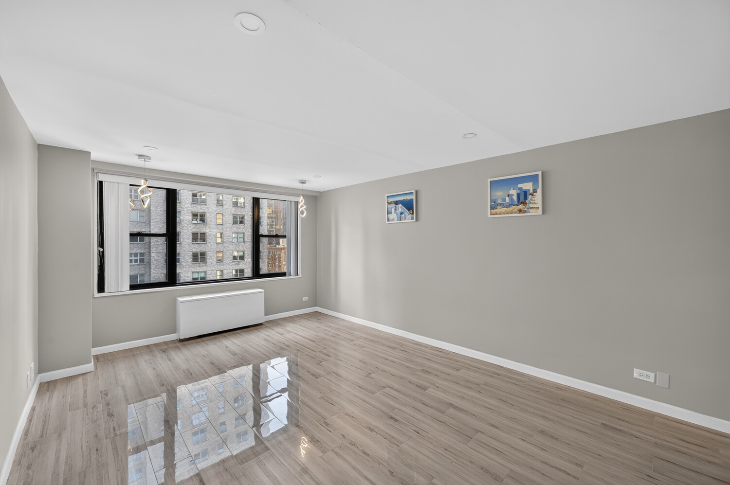 305 E 40TH Street 15L