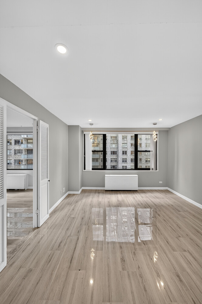 305 E 40TH Street 15L
