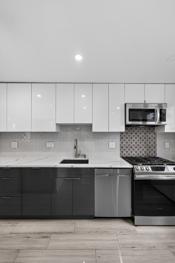 305 E 40TH Street 15L