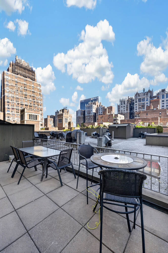 305 E 40TH Street 15L