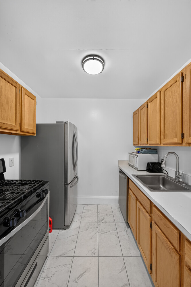 130 LENOX Avenue 402