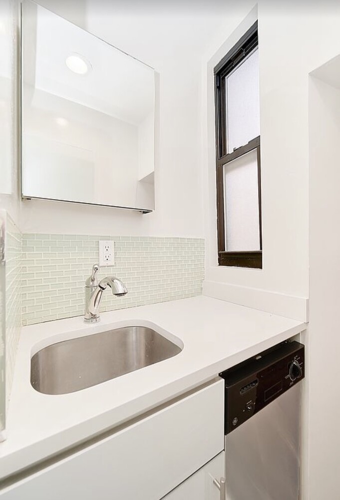 102 GREENWICH Avenue 10
