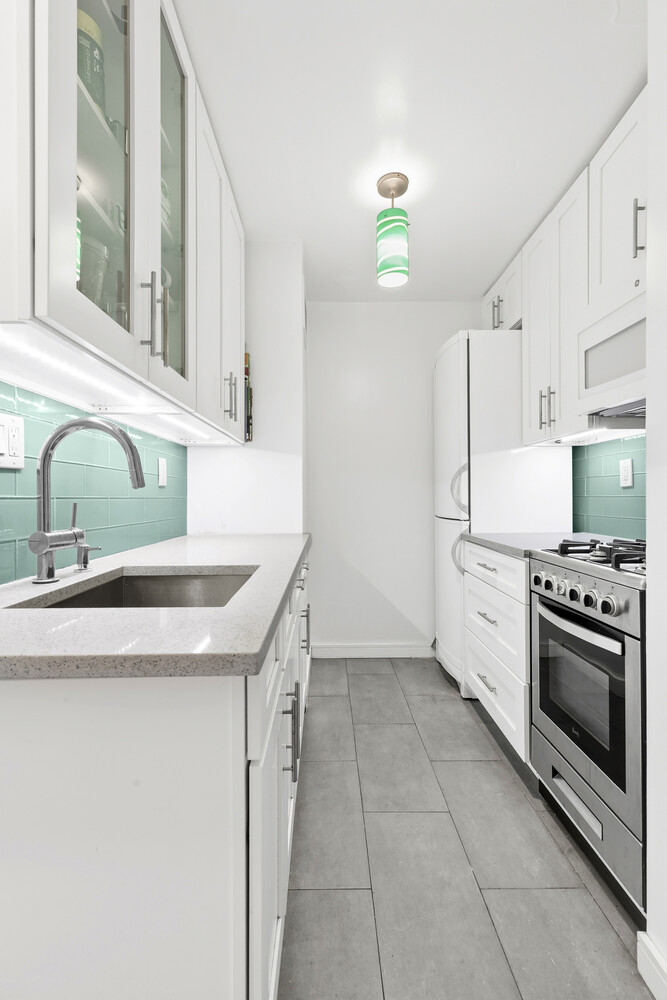 7 E 14TH Street 1404