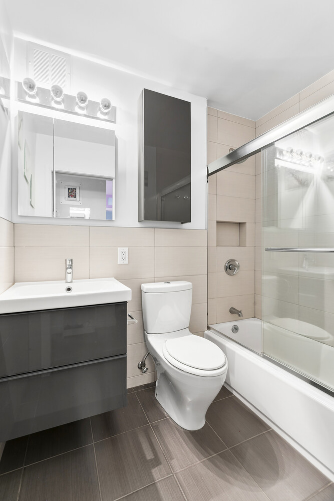 7 E 14TH Street 1404
