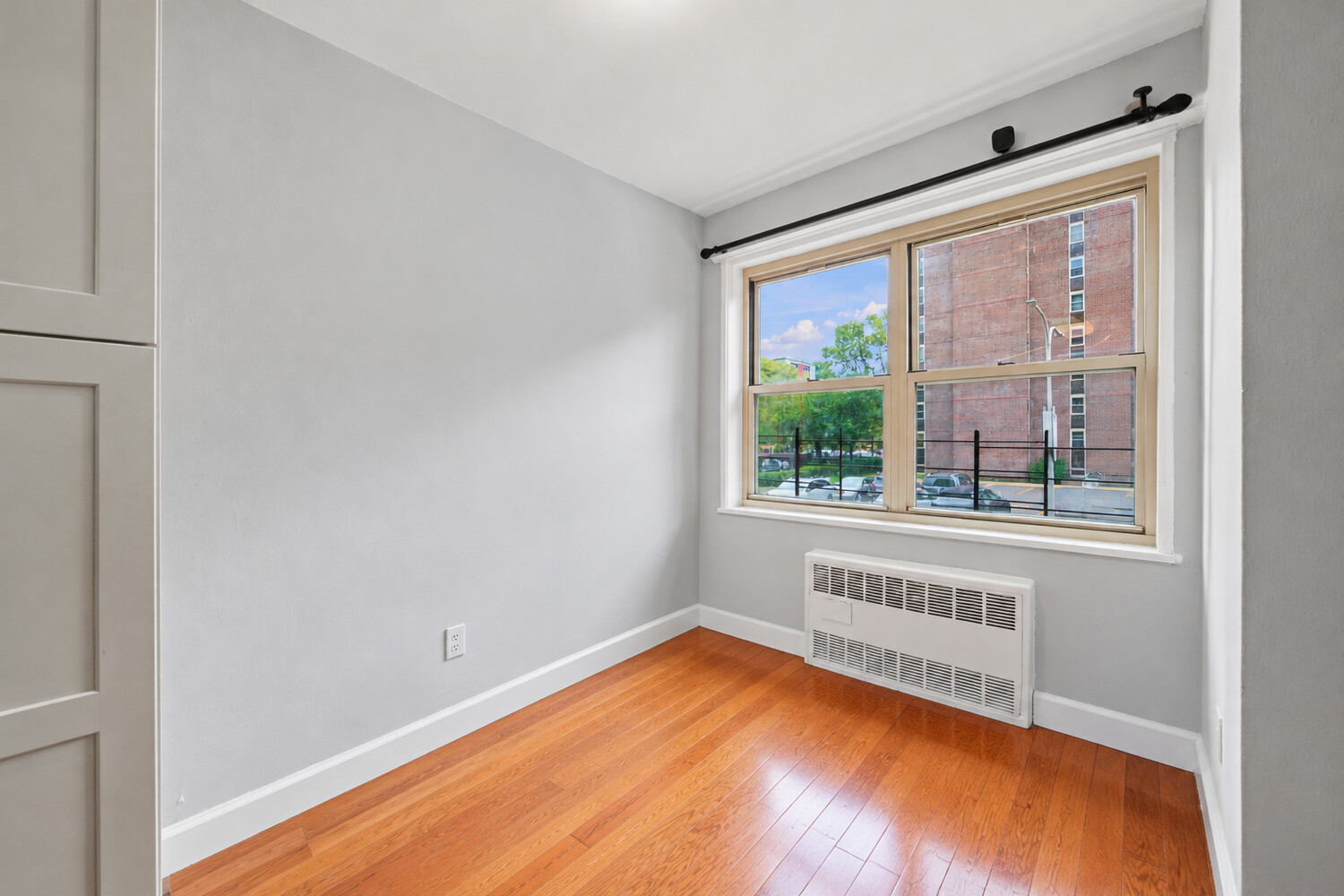 200 COZINE Avenue APT1E