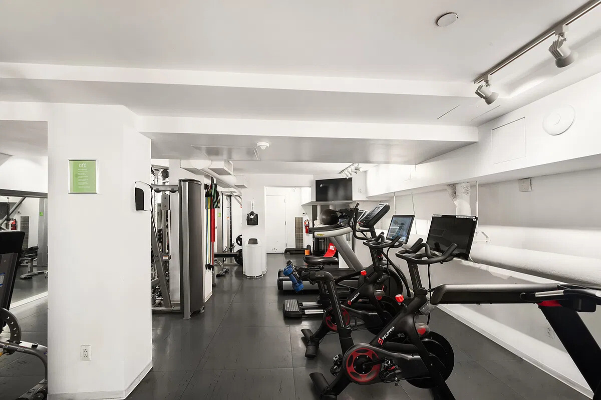 420 W 25TH Street APT6F