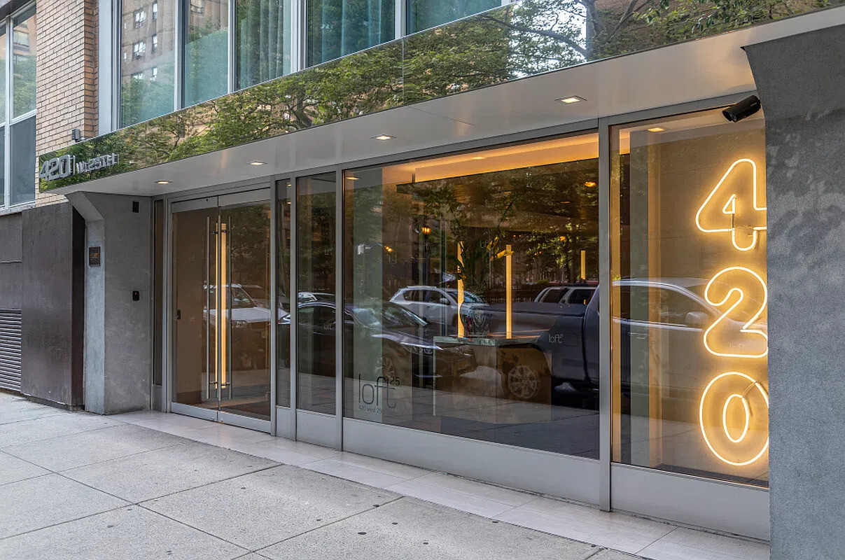 420 W 25TH Street APT6F