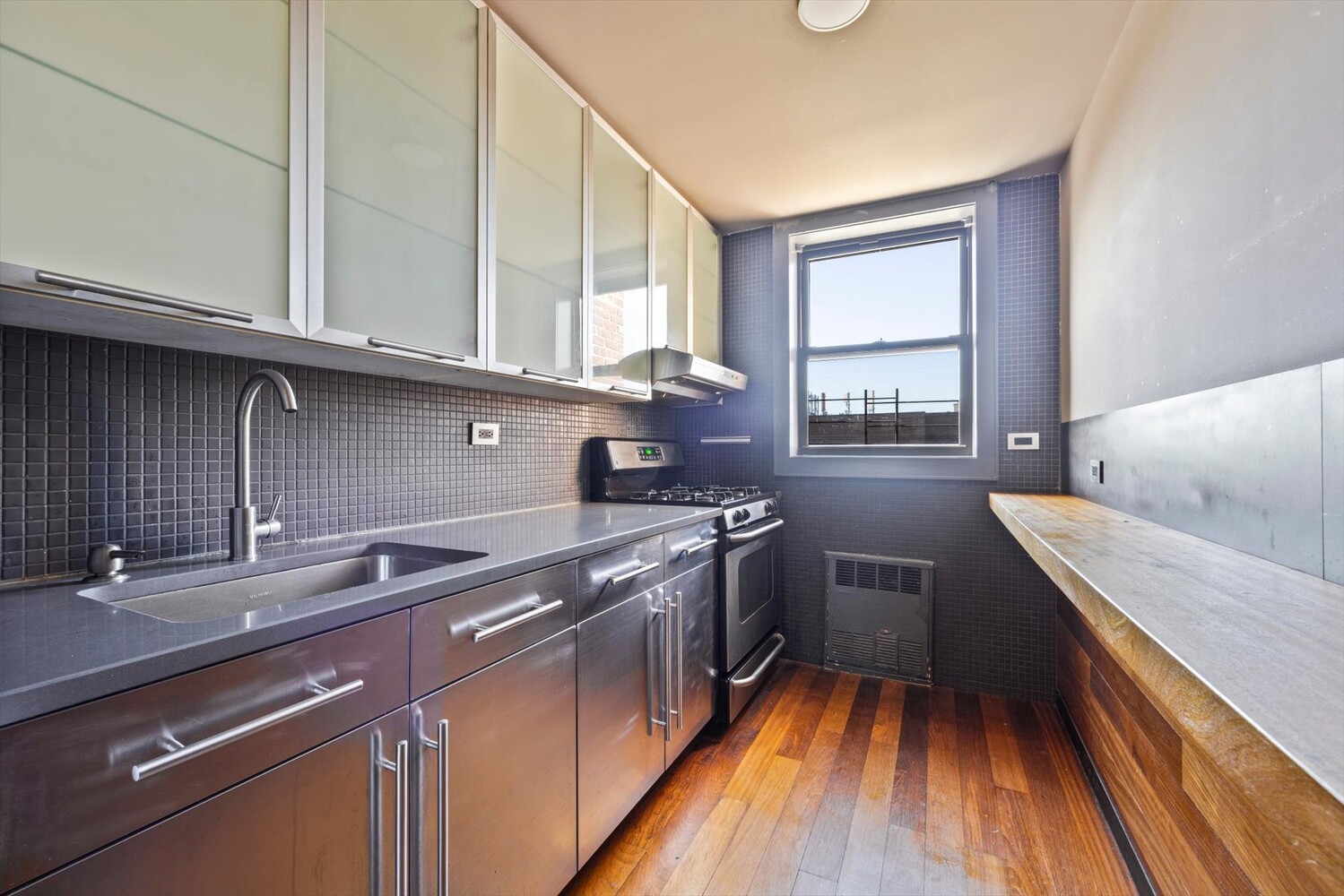 1215 AVE M 6G