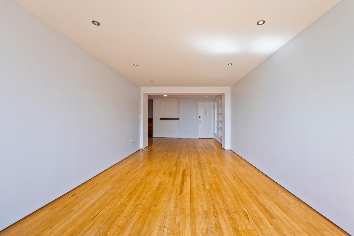1215 AVE M 6G