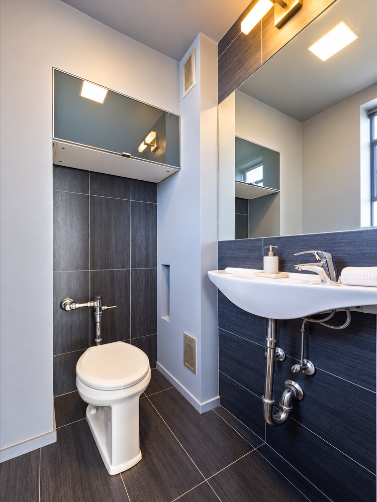 1215 AVE M 6G