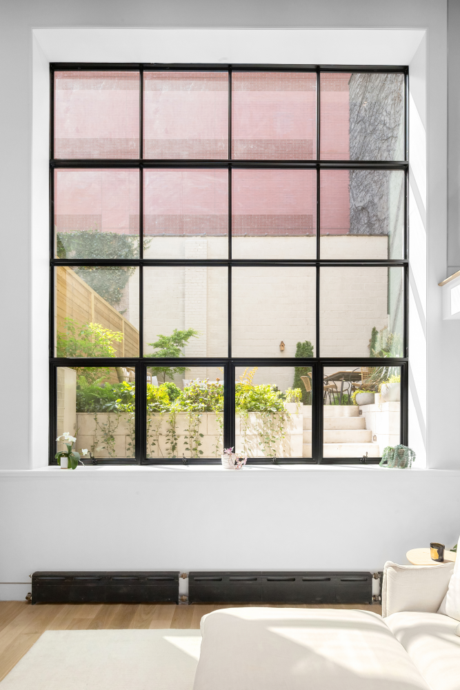 451 Hudson Street Unit: 2