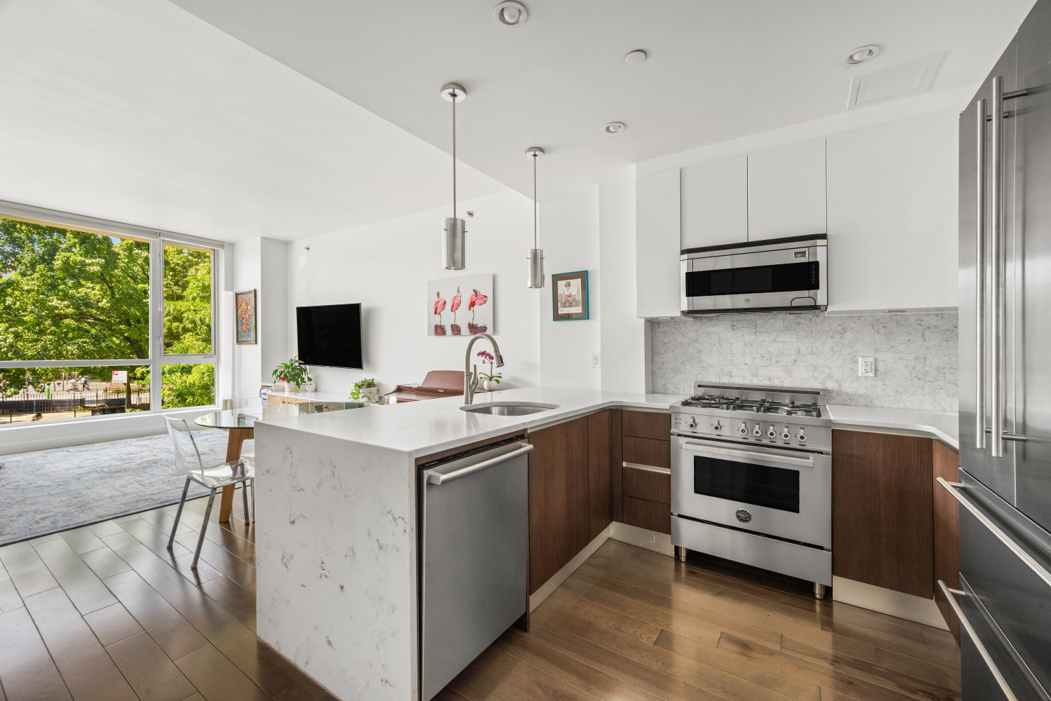 11-35 45th Ave Unit: 2B