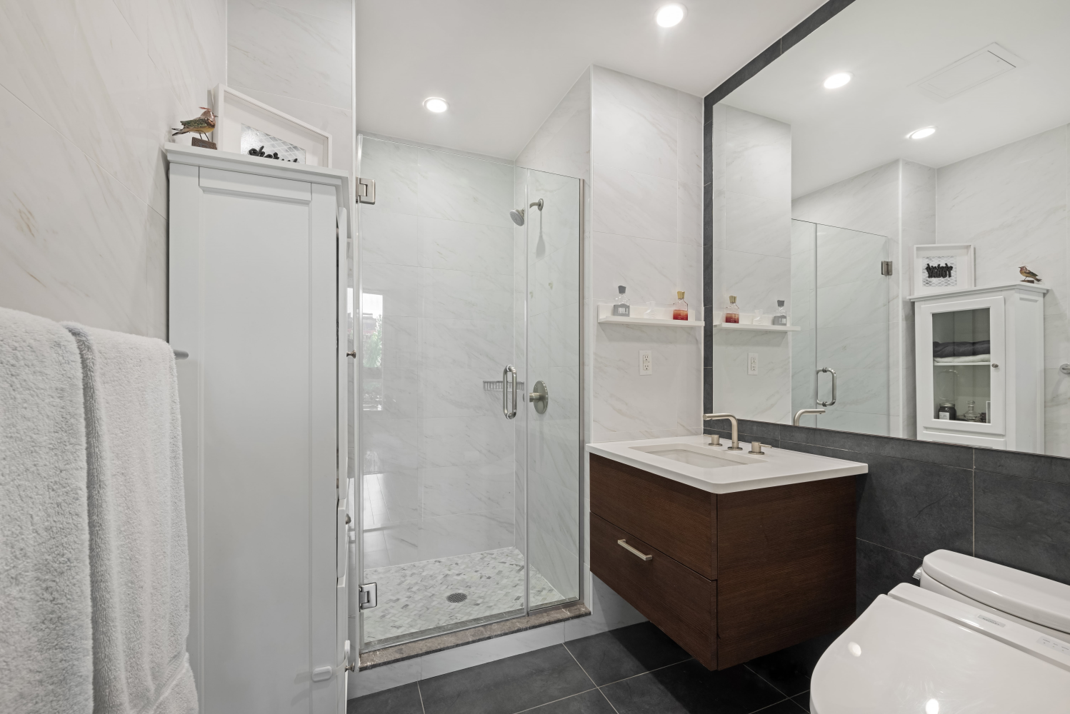 11-35 45th Ave Unit: 2B