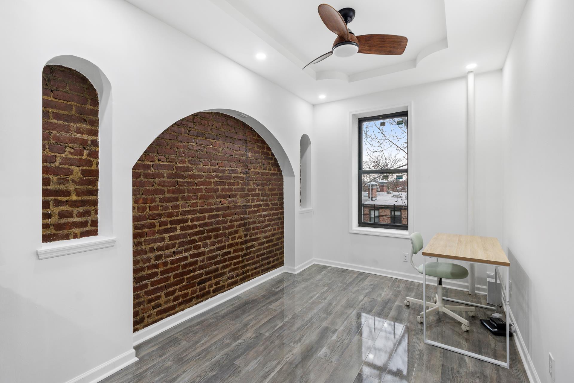 256 PACIFIC Street Unit: 20
