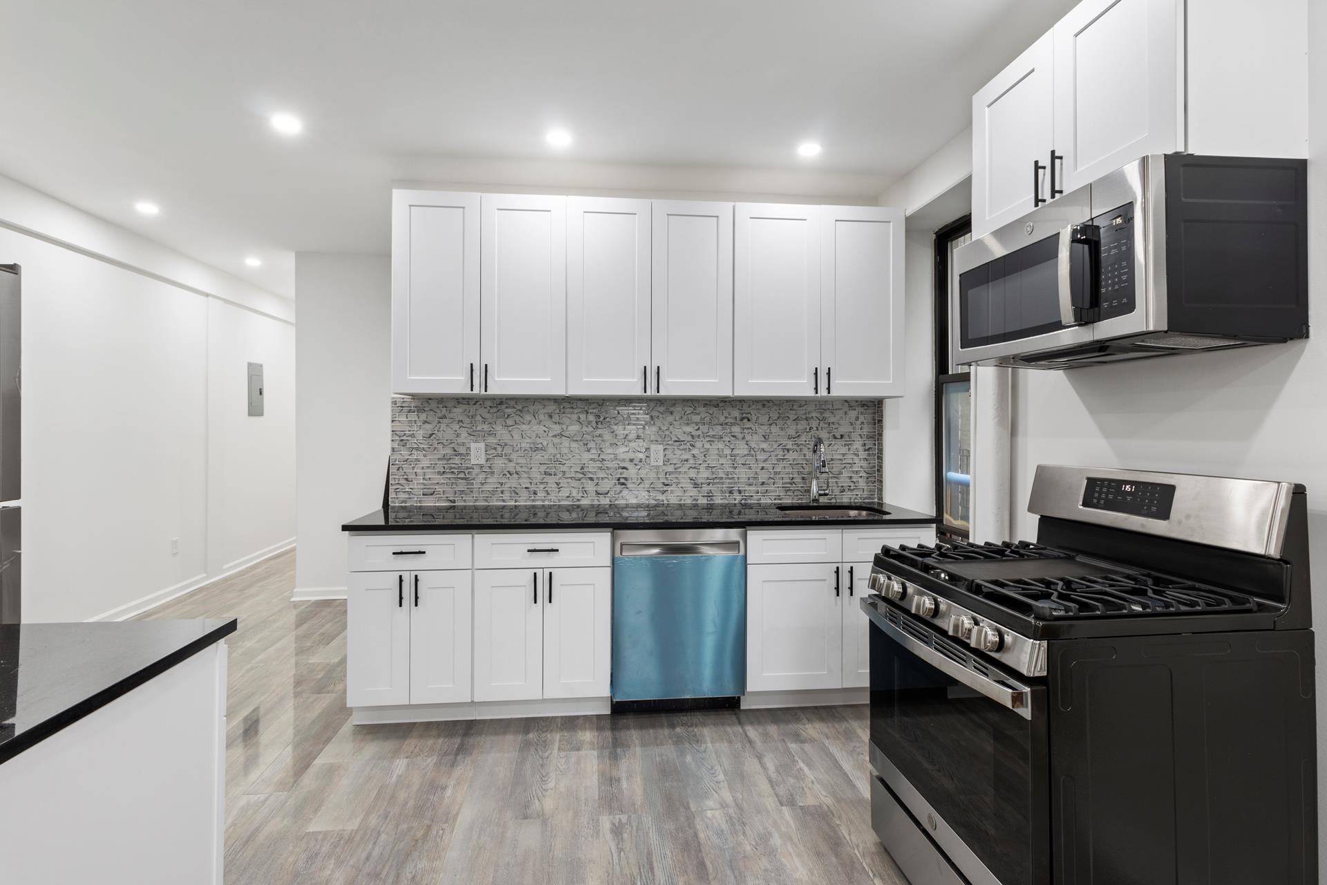 256 PACIFIC Street Unit: 20