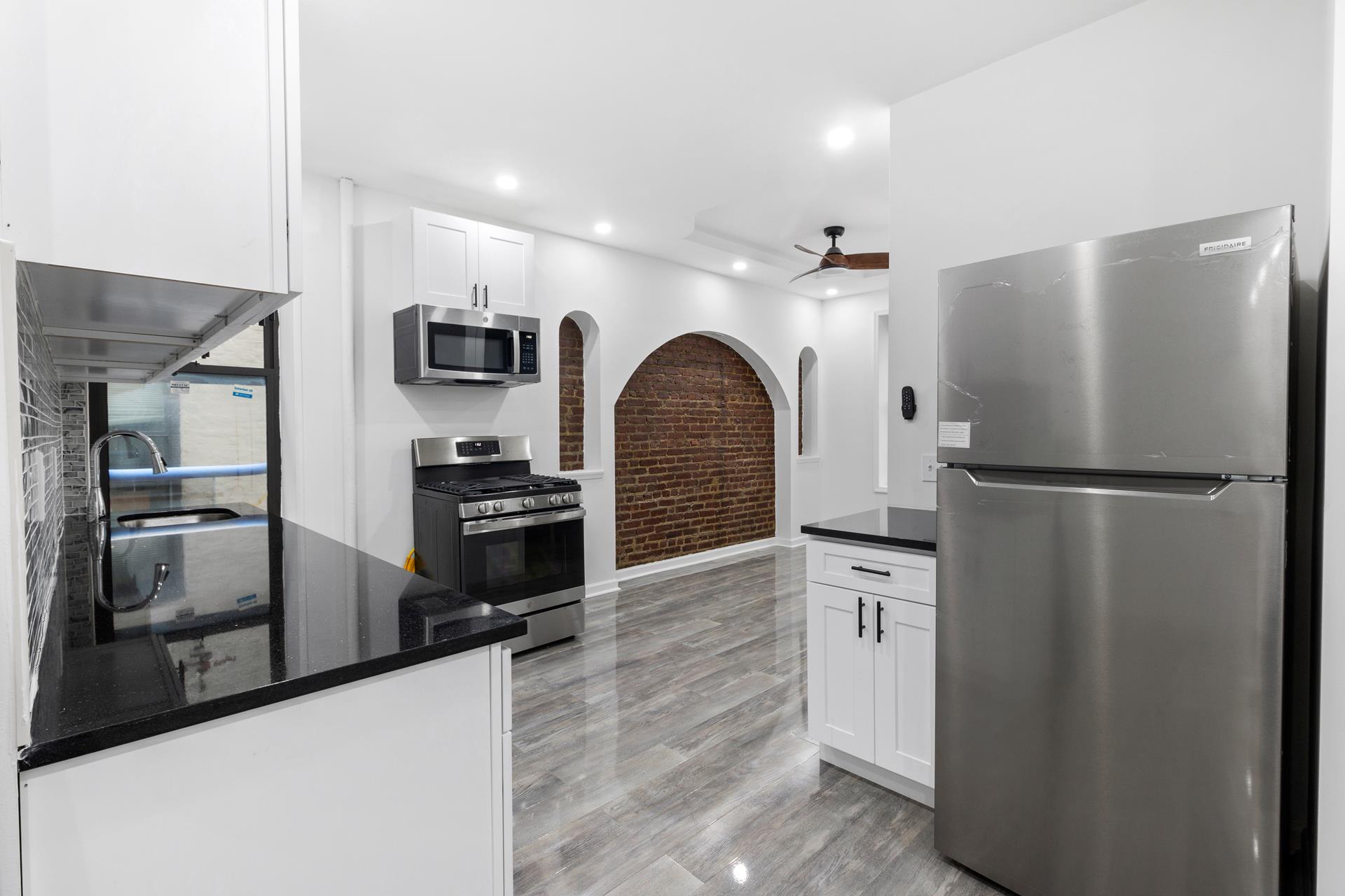 256 PACIFIC Street Unit: 20