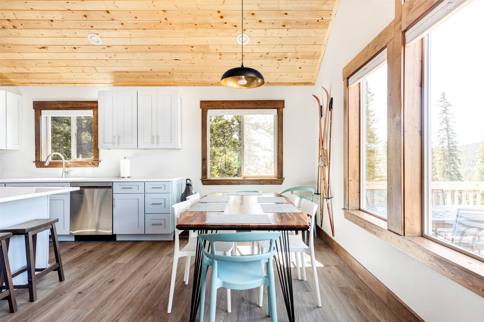1207 Guymard ROAD
