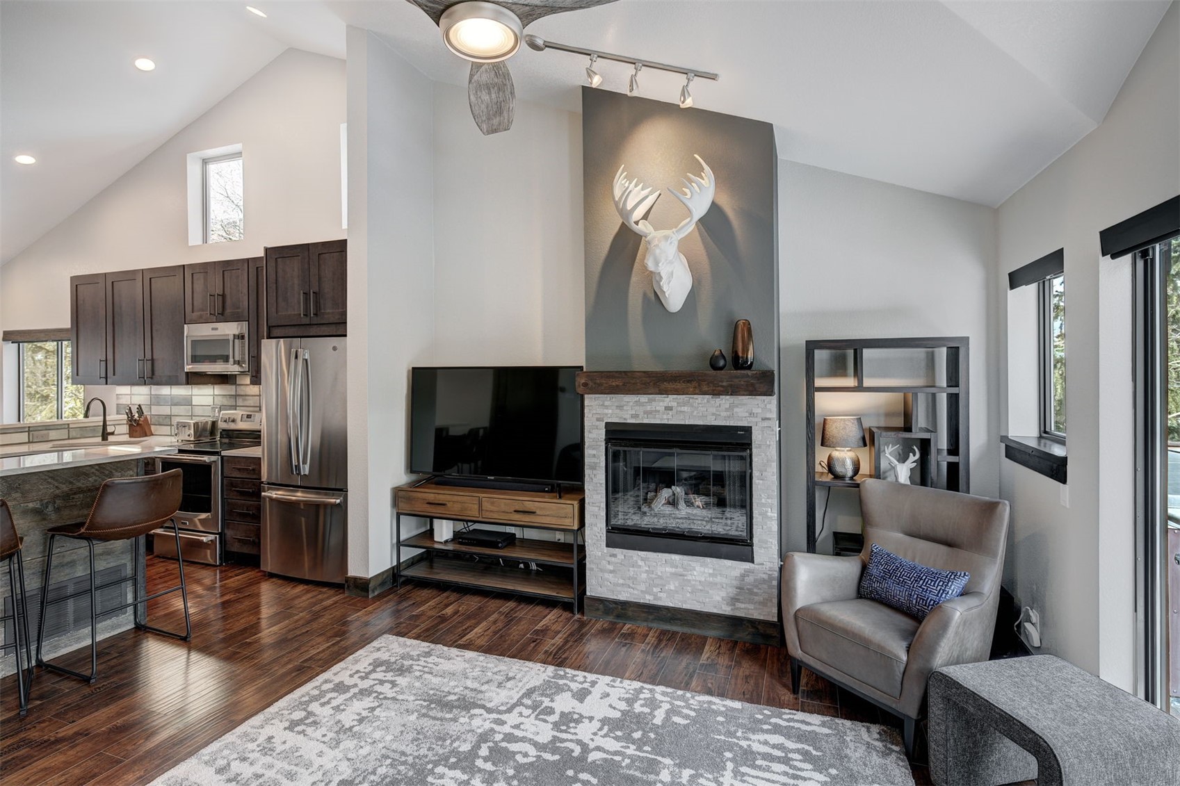 216 Village Point DRIVE 216