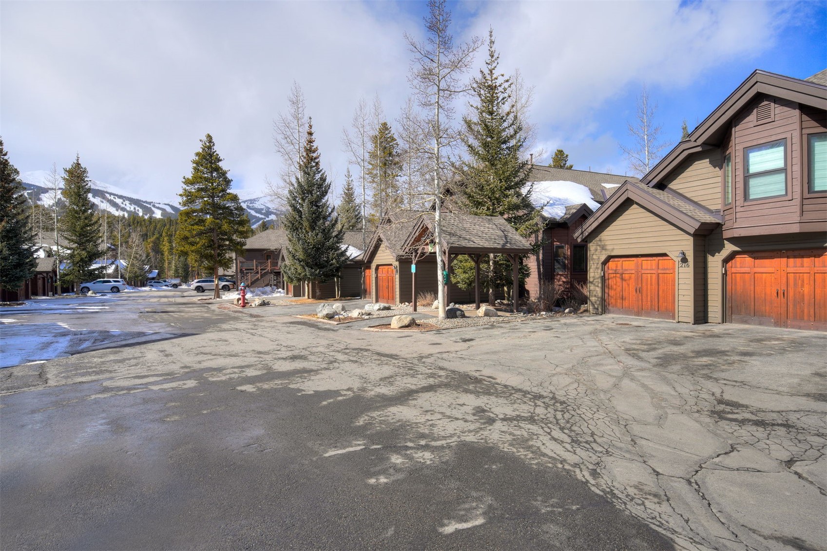 216 Village Point DRIVE 216