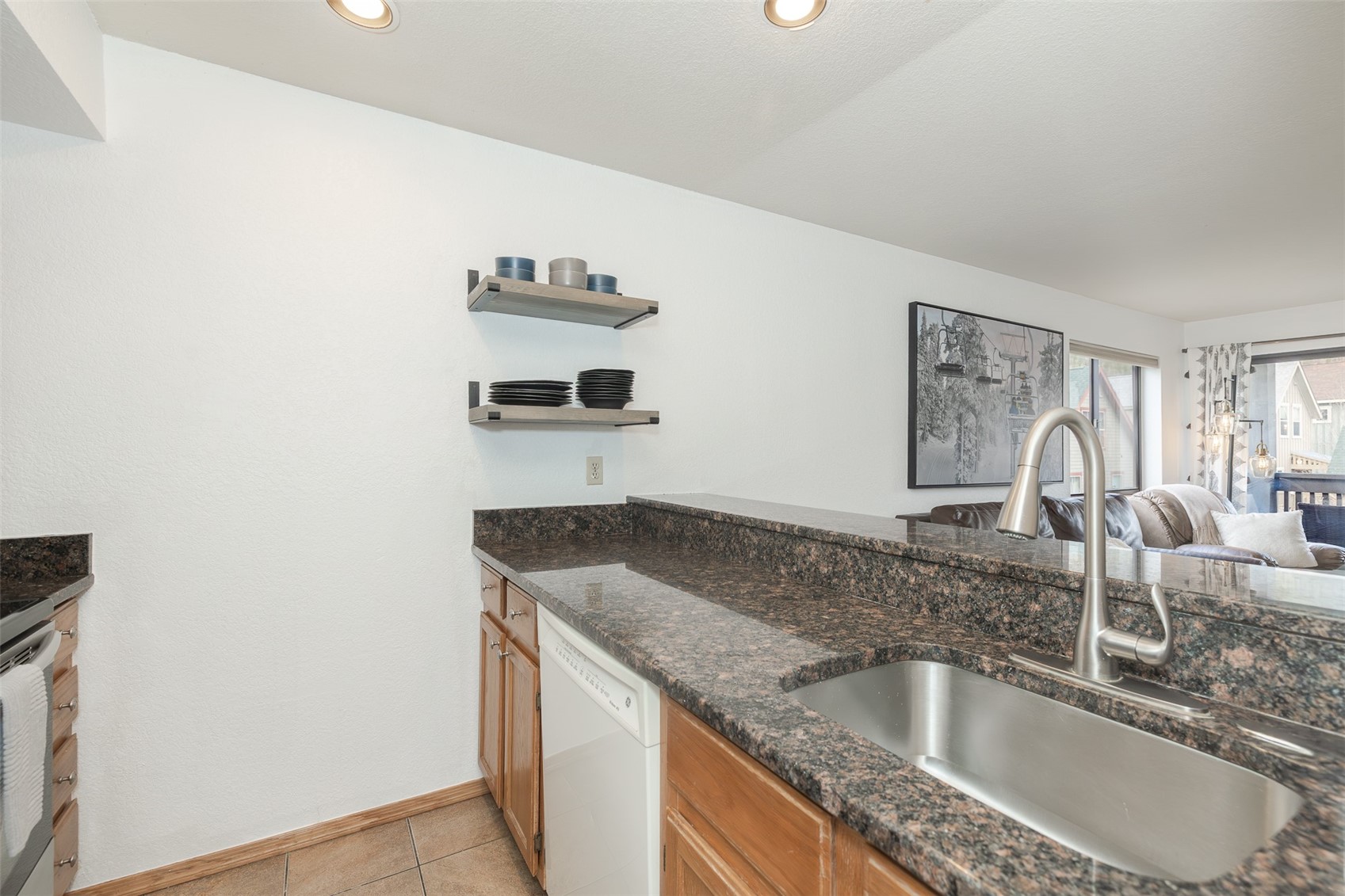 715 S 5th AVENUE J170