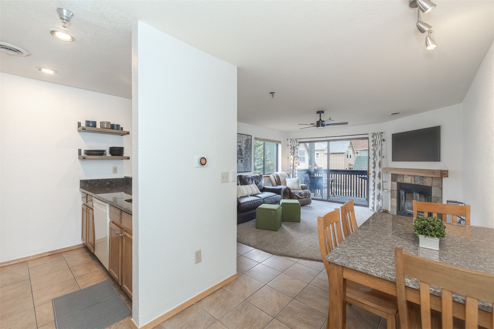 715 S 5th AVENUE J170