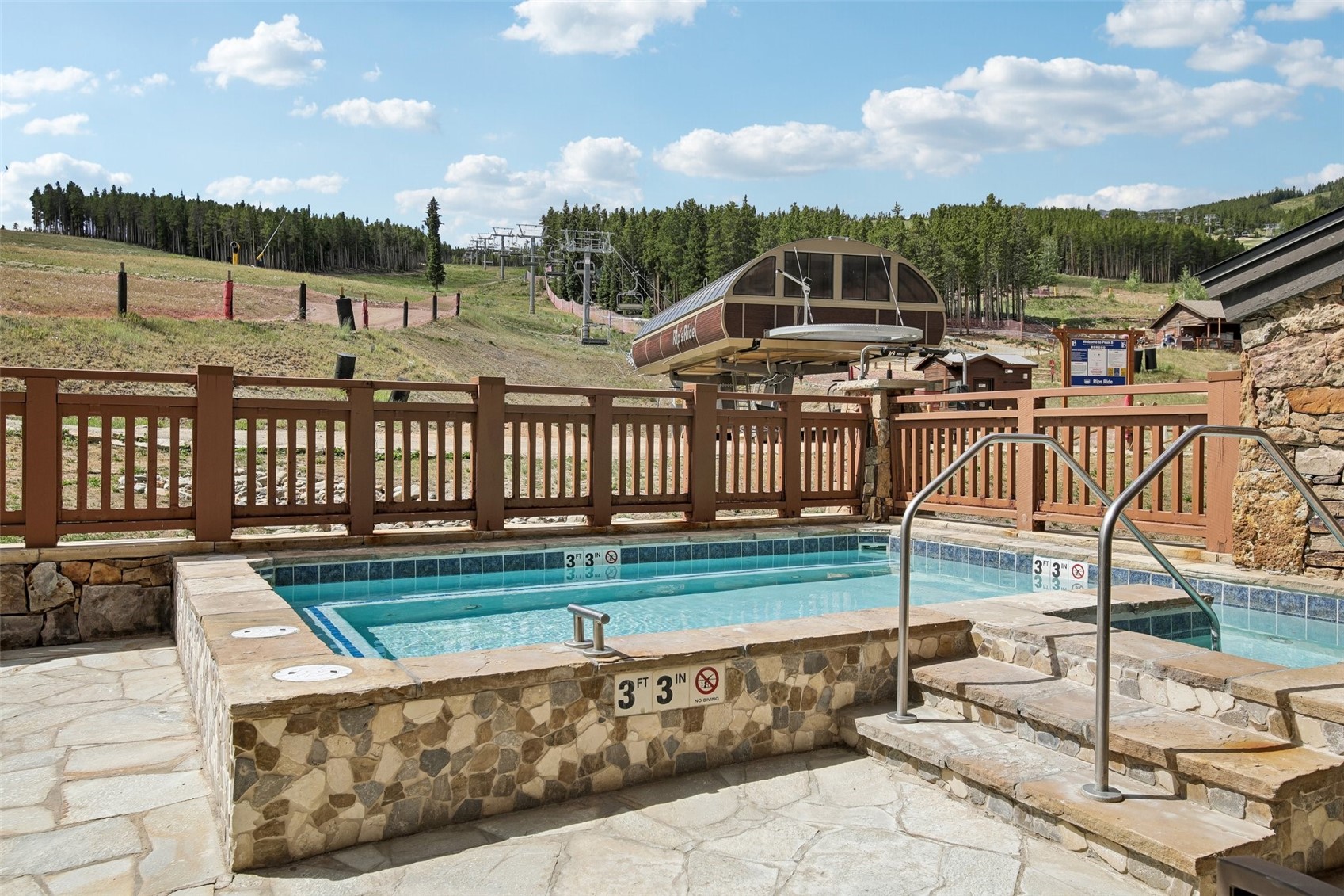 1521 Ski Hill ROAD 8211