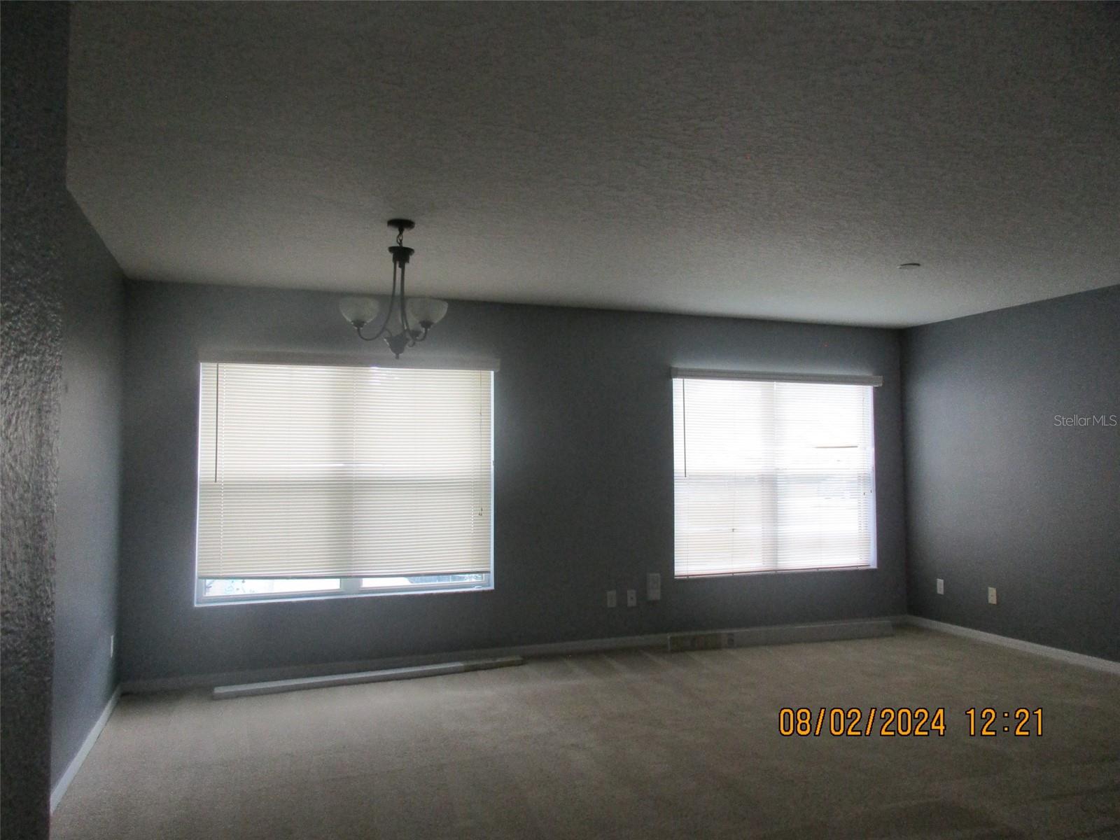9 WINDROSE DR