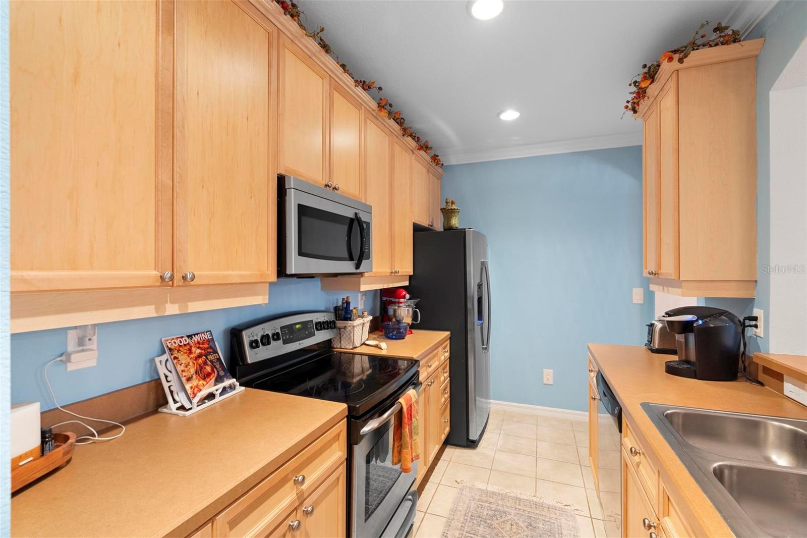 8277 MARITIME FLAG ST #204