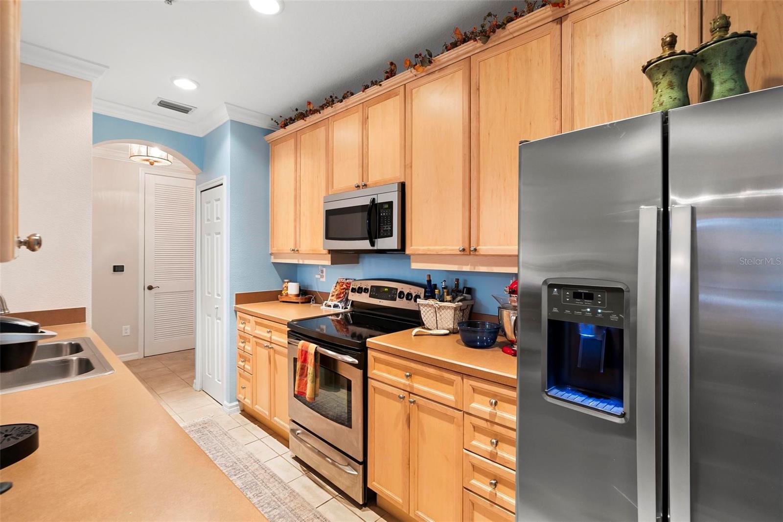 8277 MARITIME FLAG ST #204