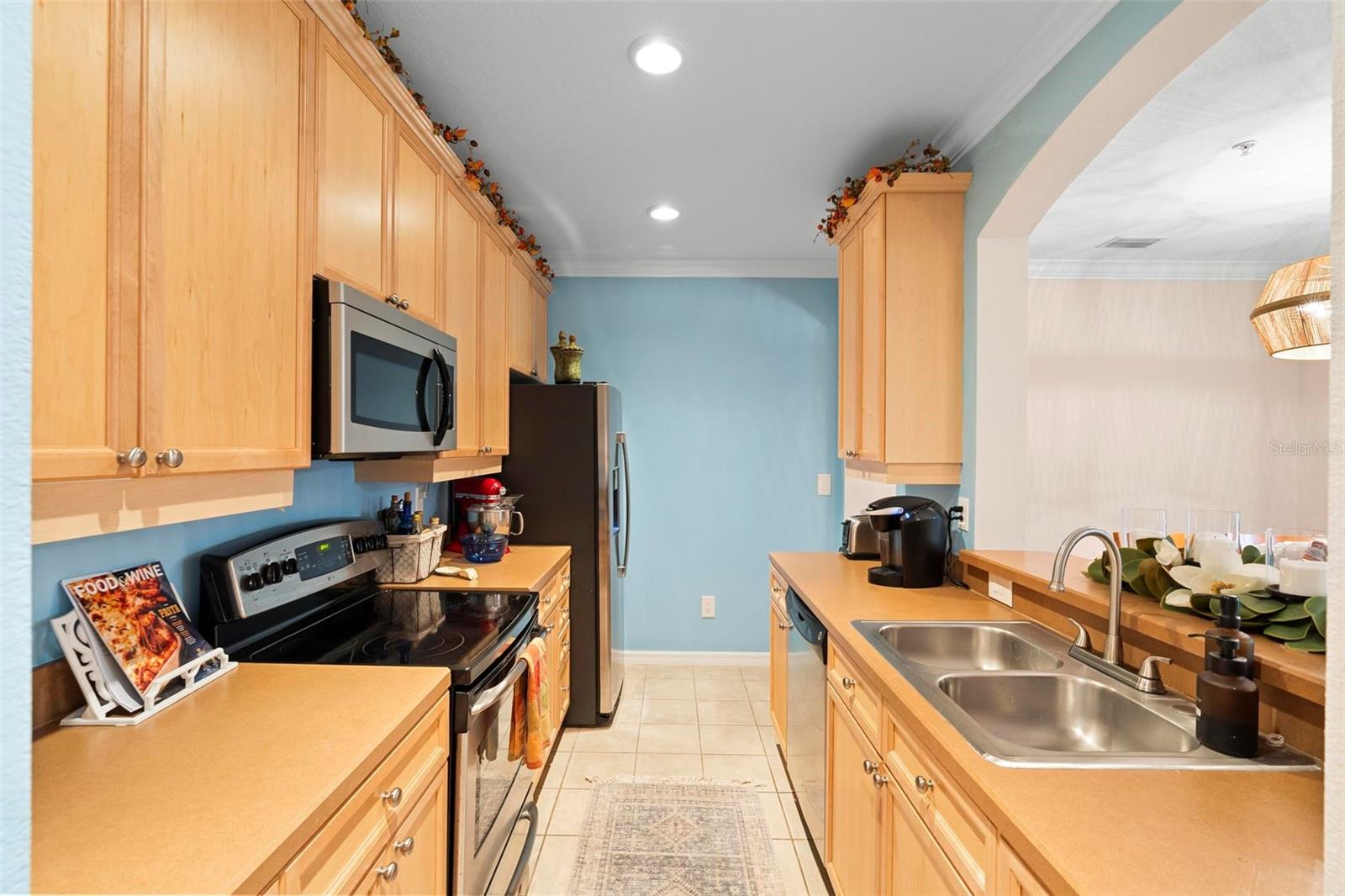 8277 MARITIME FLAG ST #204