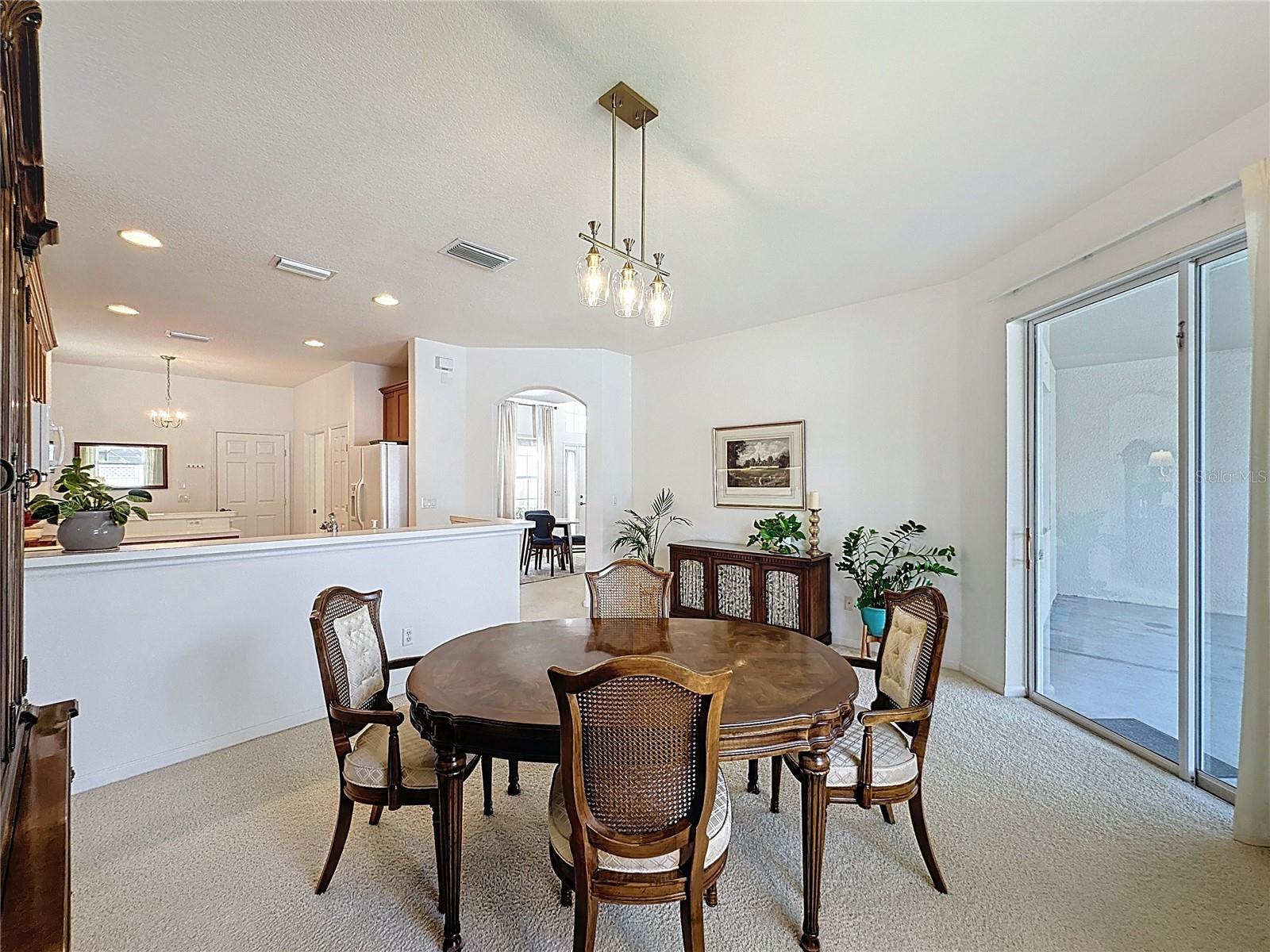 2924 WHITE CEDAR CIR