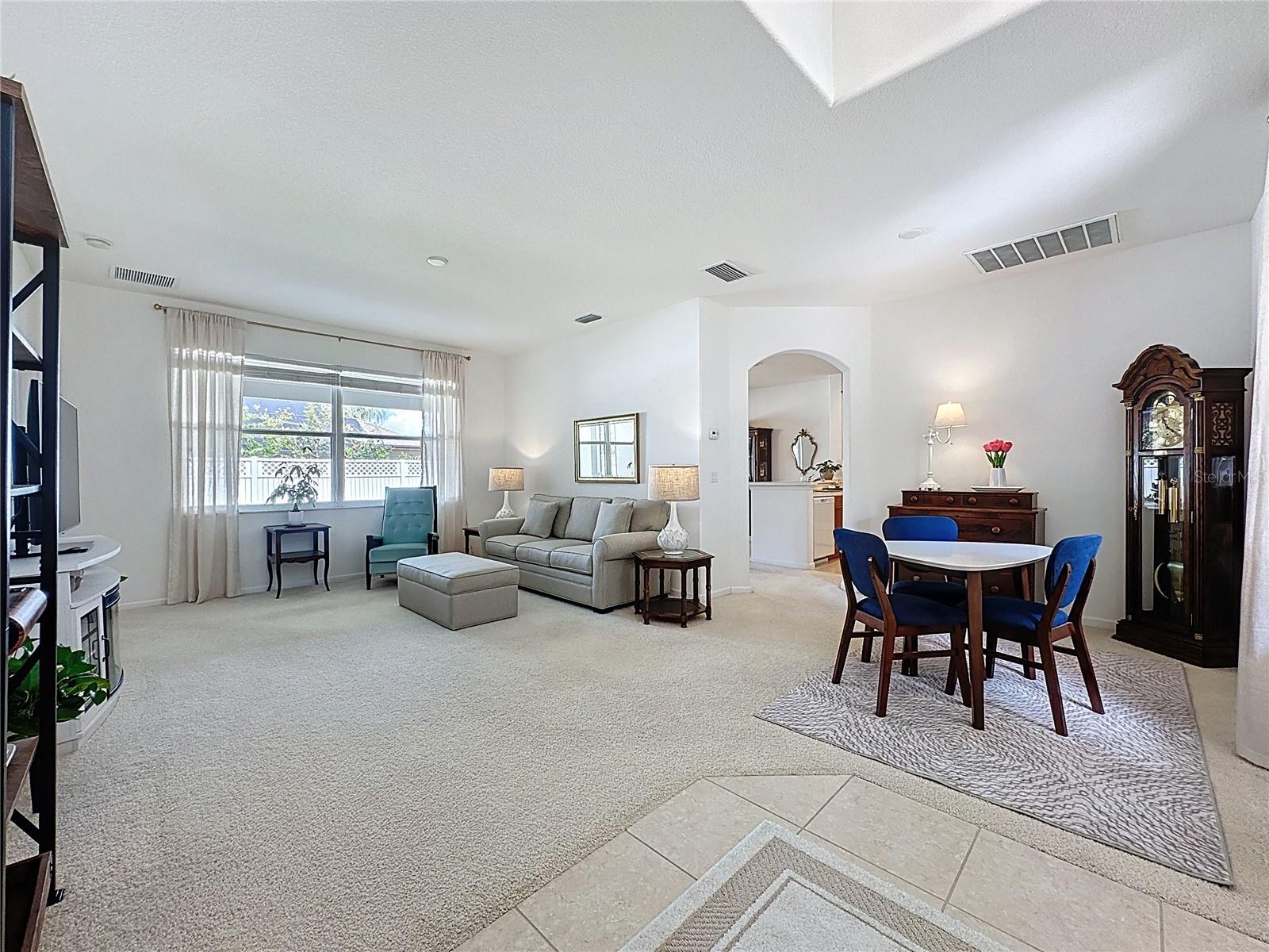 2924 WHITE CEDAR CIR