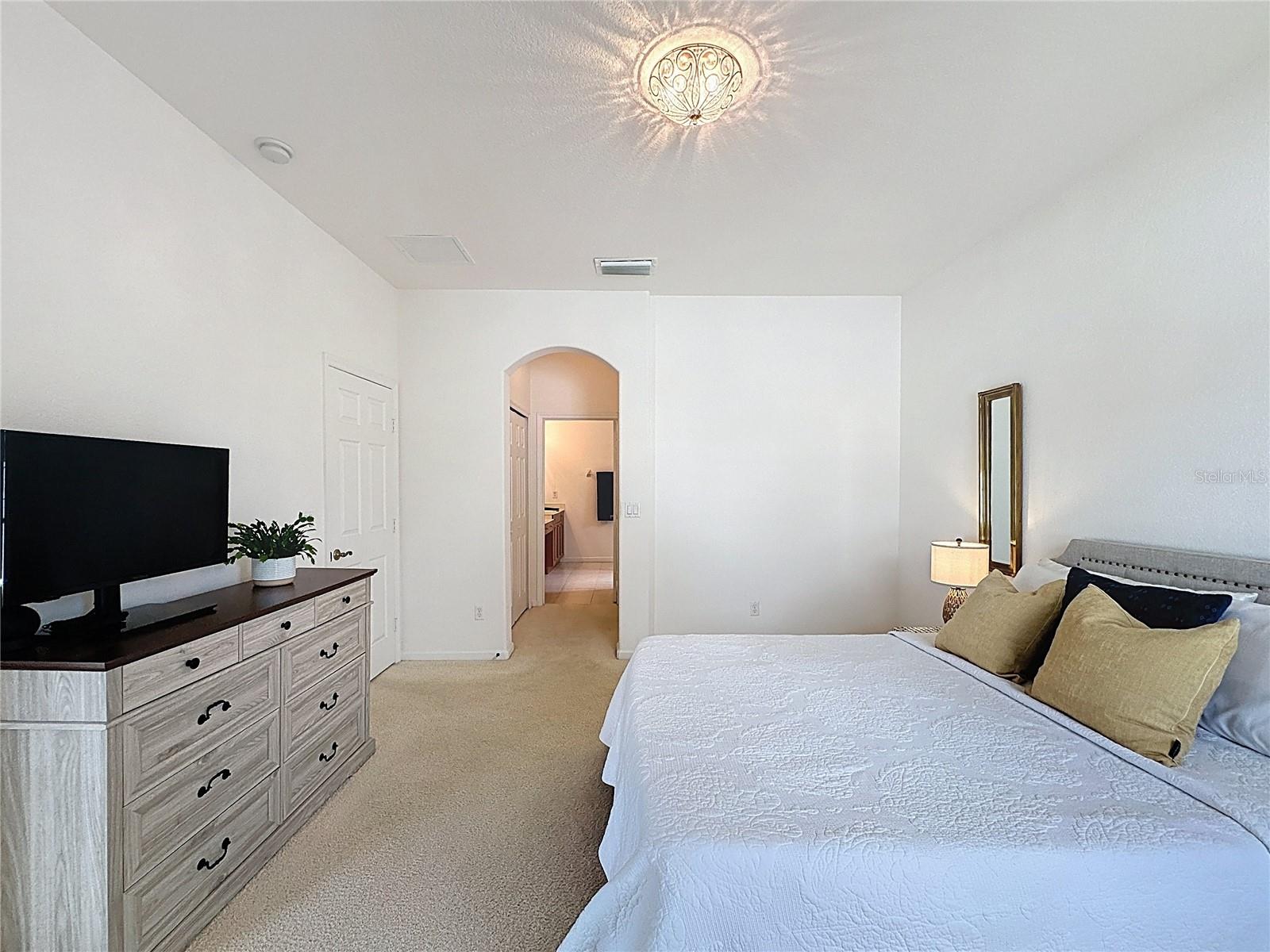 2924 WHITE CEDAR CIR