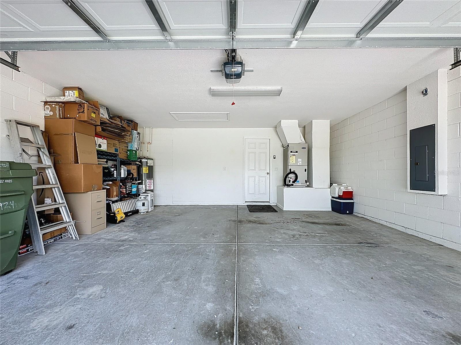 2924 WHITE CEDAR CIR