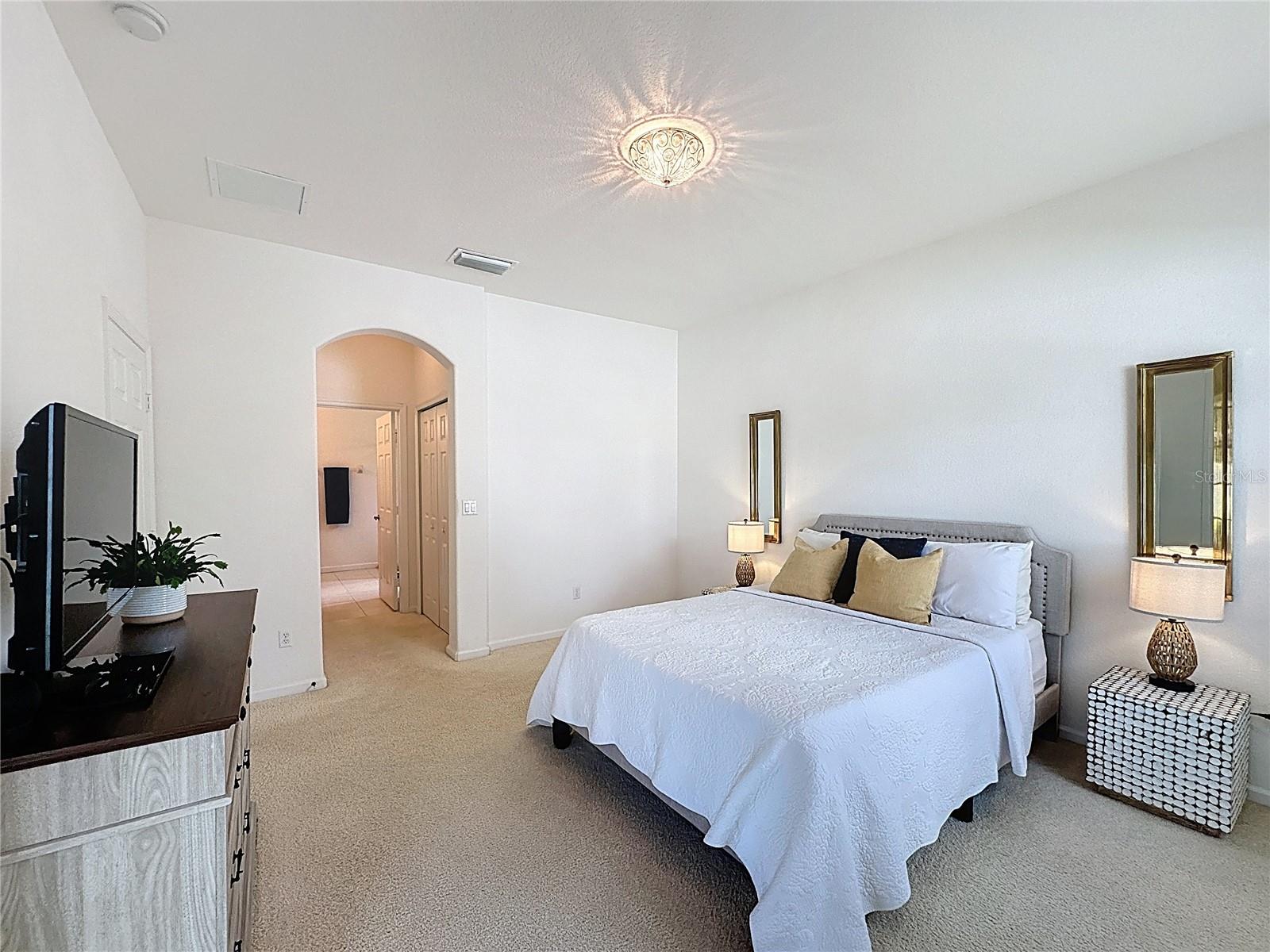 2924 WHITE CEDAR CIR