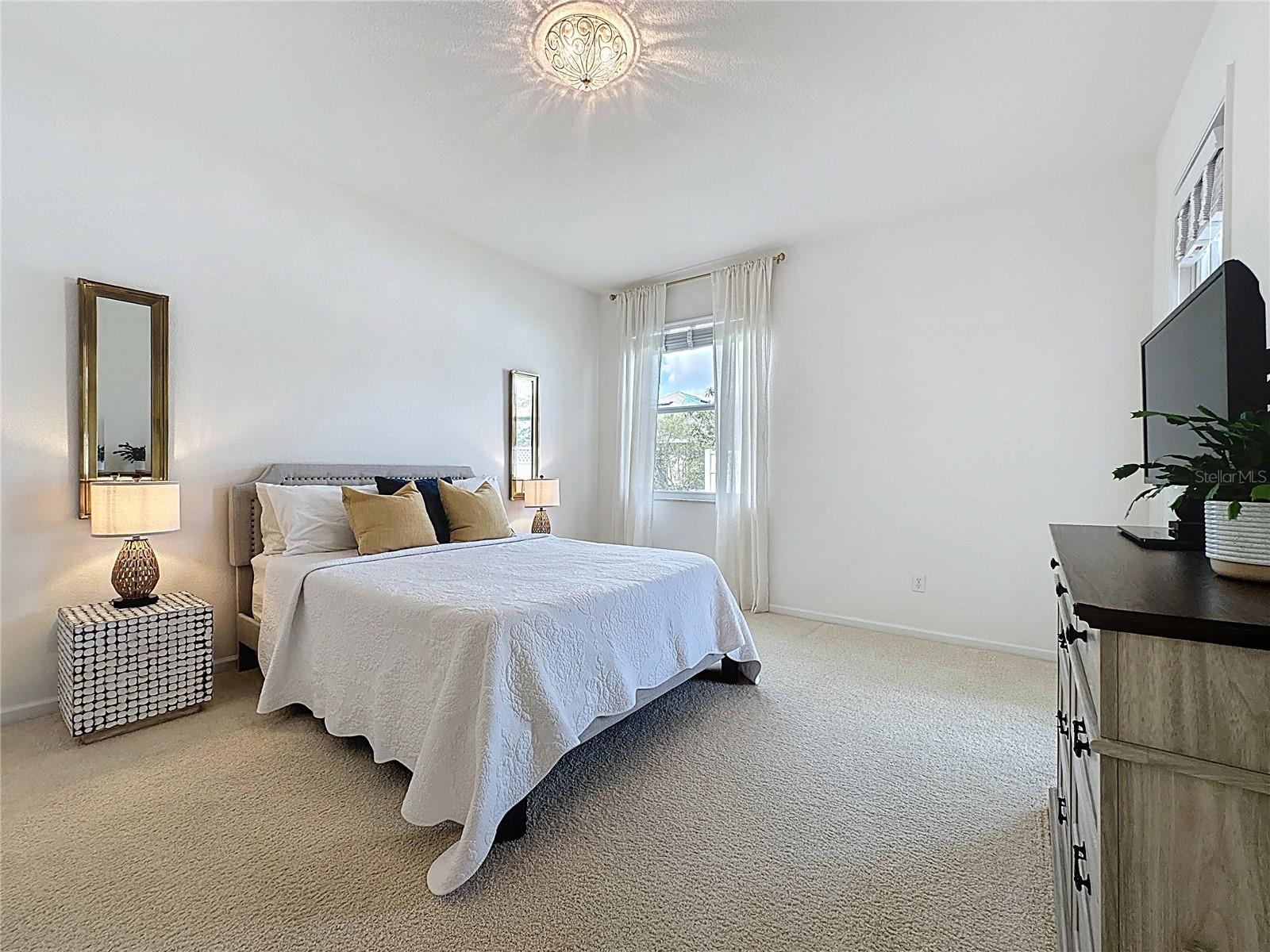 2924 WHITE CEDAR CIR