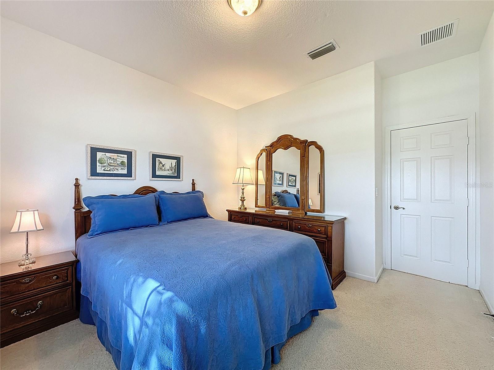 2924 WHITE CEDAR CIR