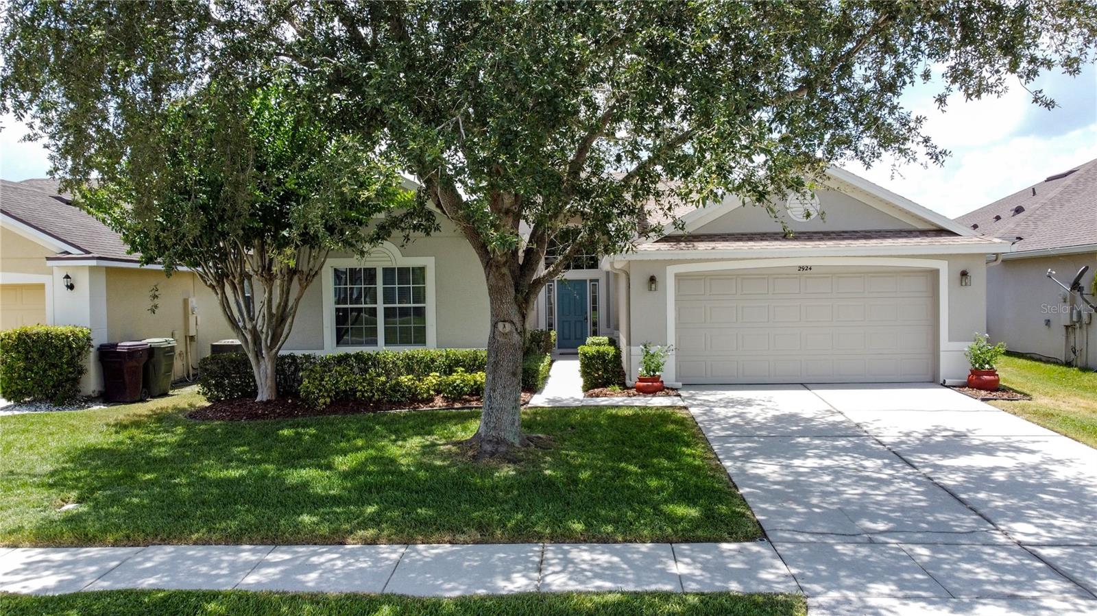 2924 WHITE CEDAR CIR