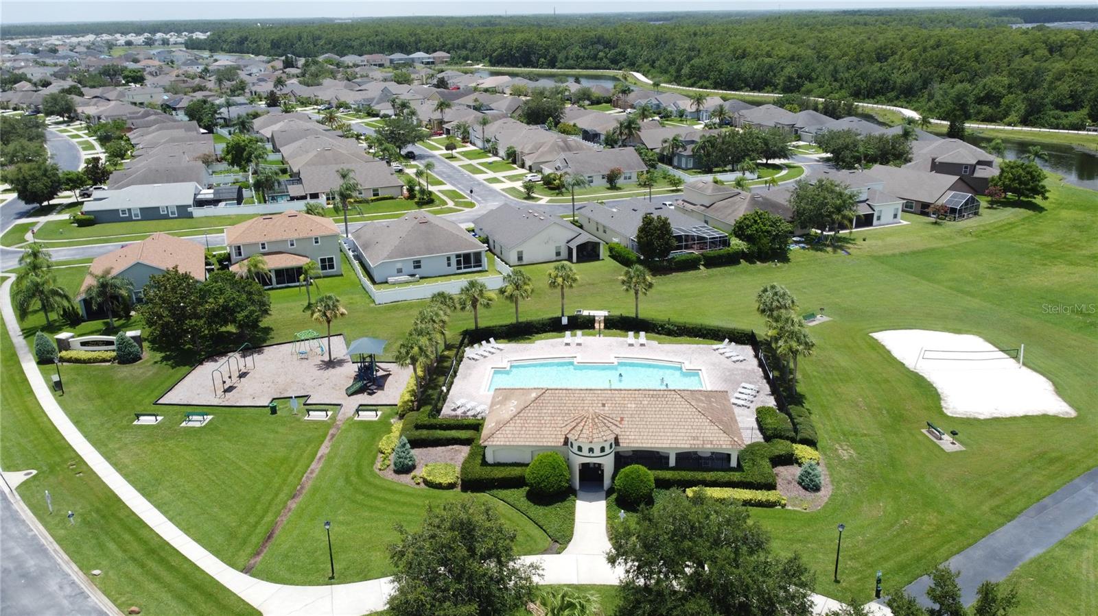 2924 WHITE CEDAR CIR