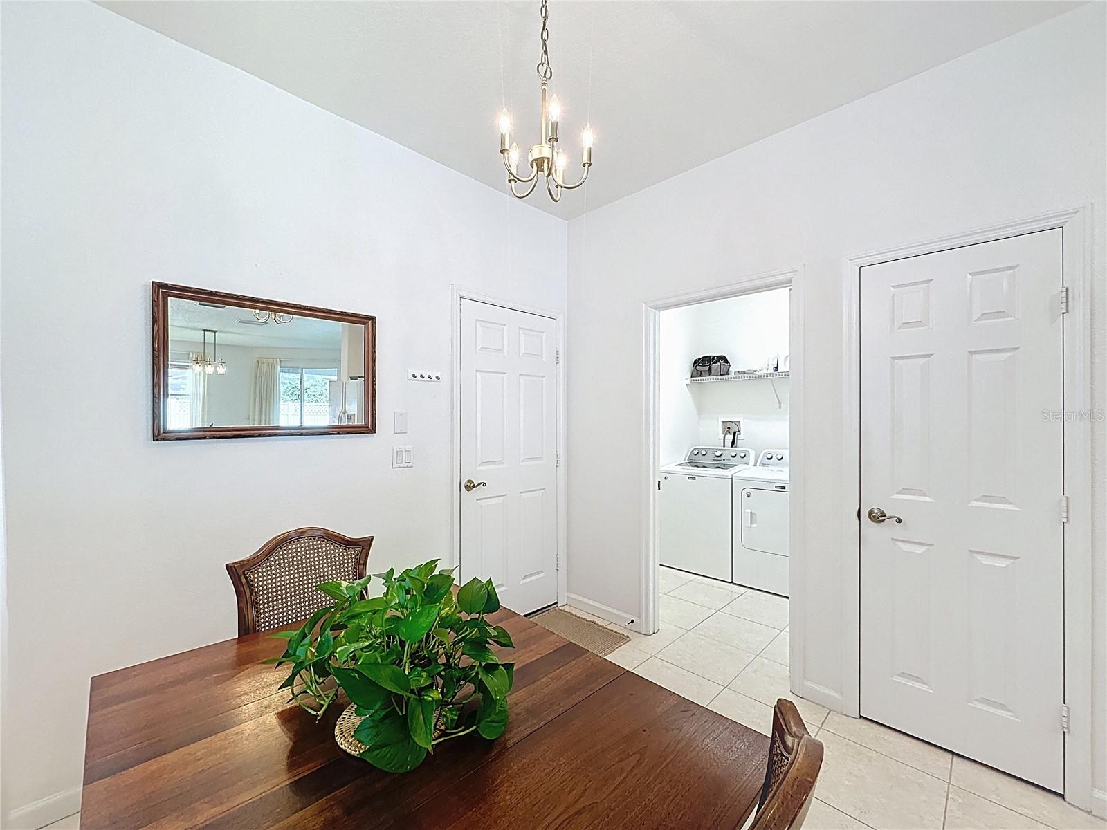 2924 WHITE CEDAR CIR