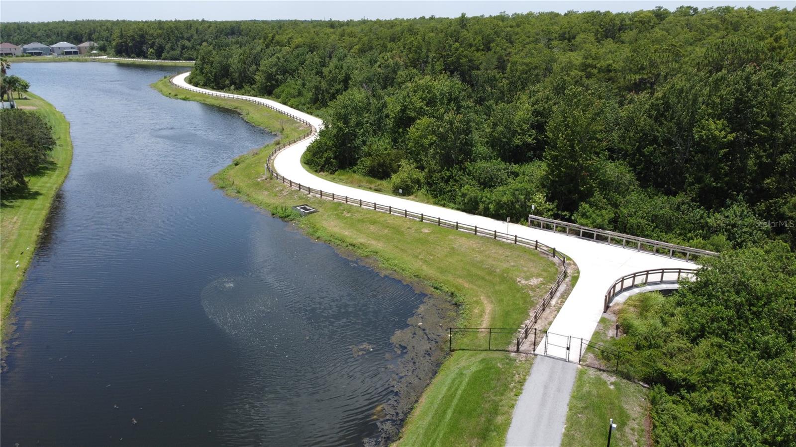 2924 WHITE CEDAR CIR