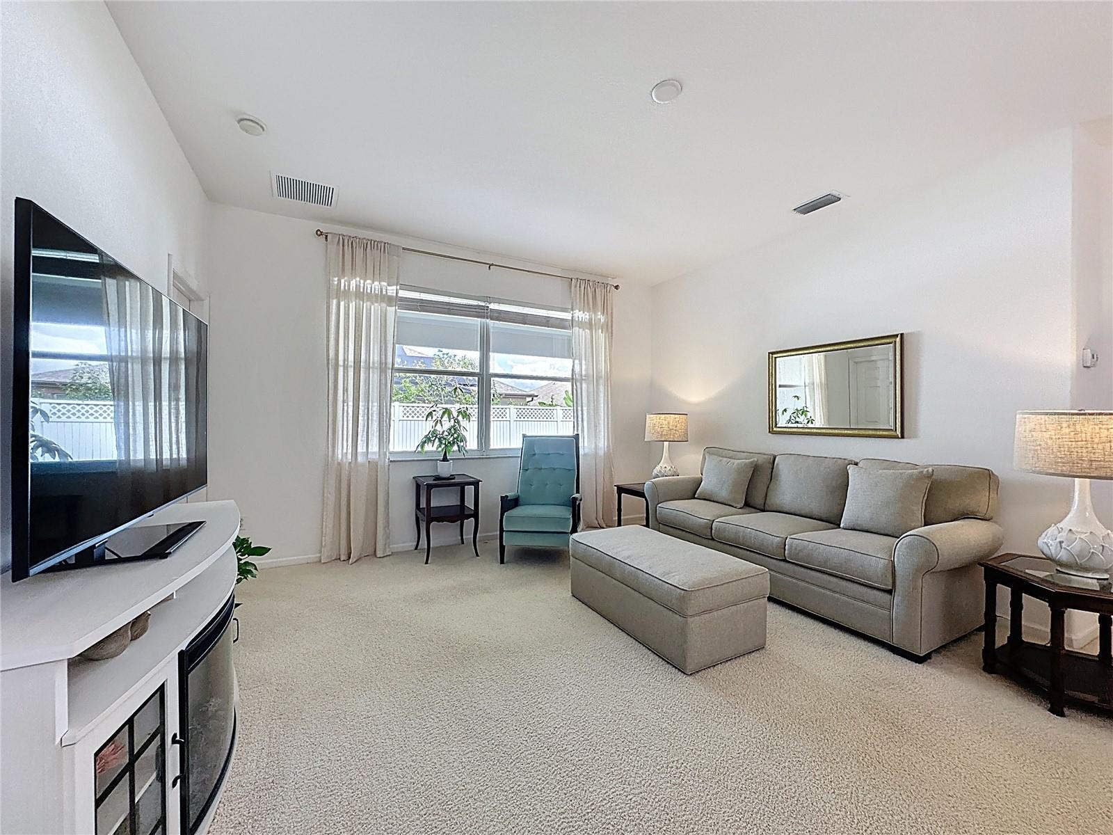 2924 WHITE CEDAR CIR