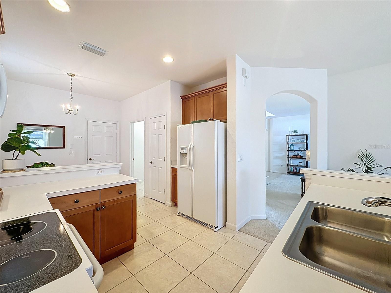 2924 WHITE CEDAR CIR