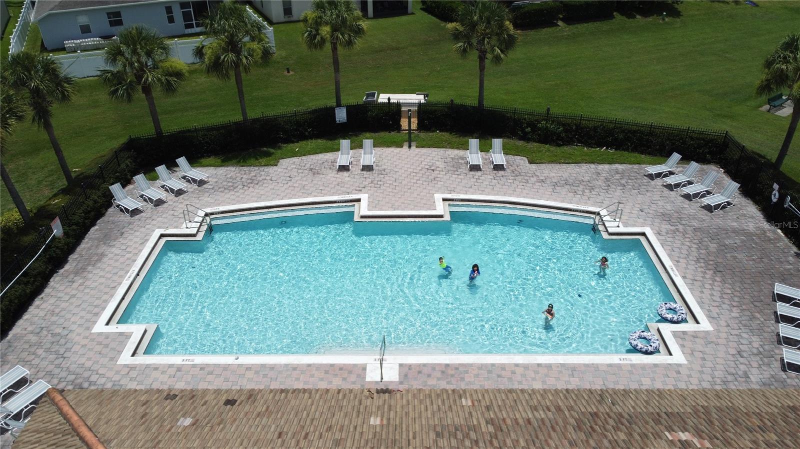 2924 WHITE CEDAR CIR