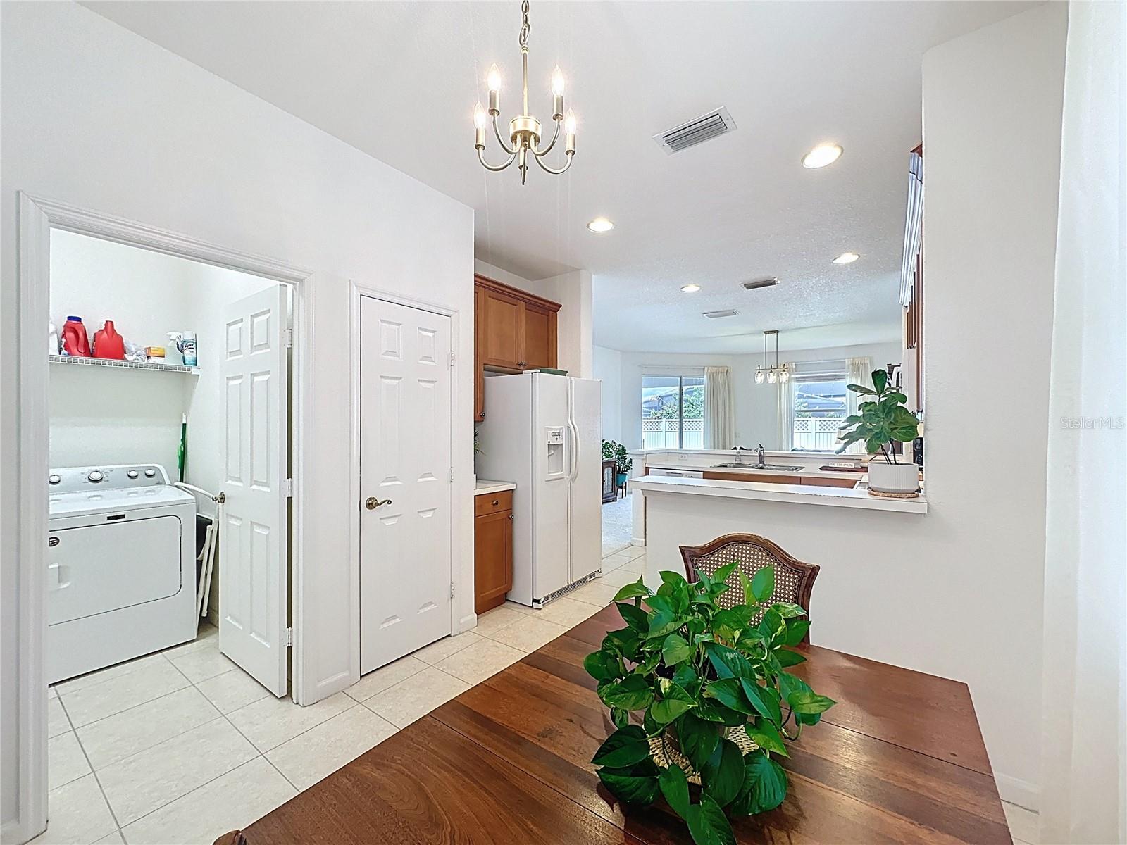 2924 WHITE CEDAR CIR