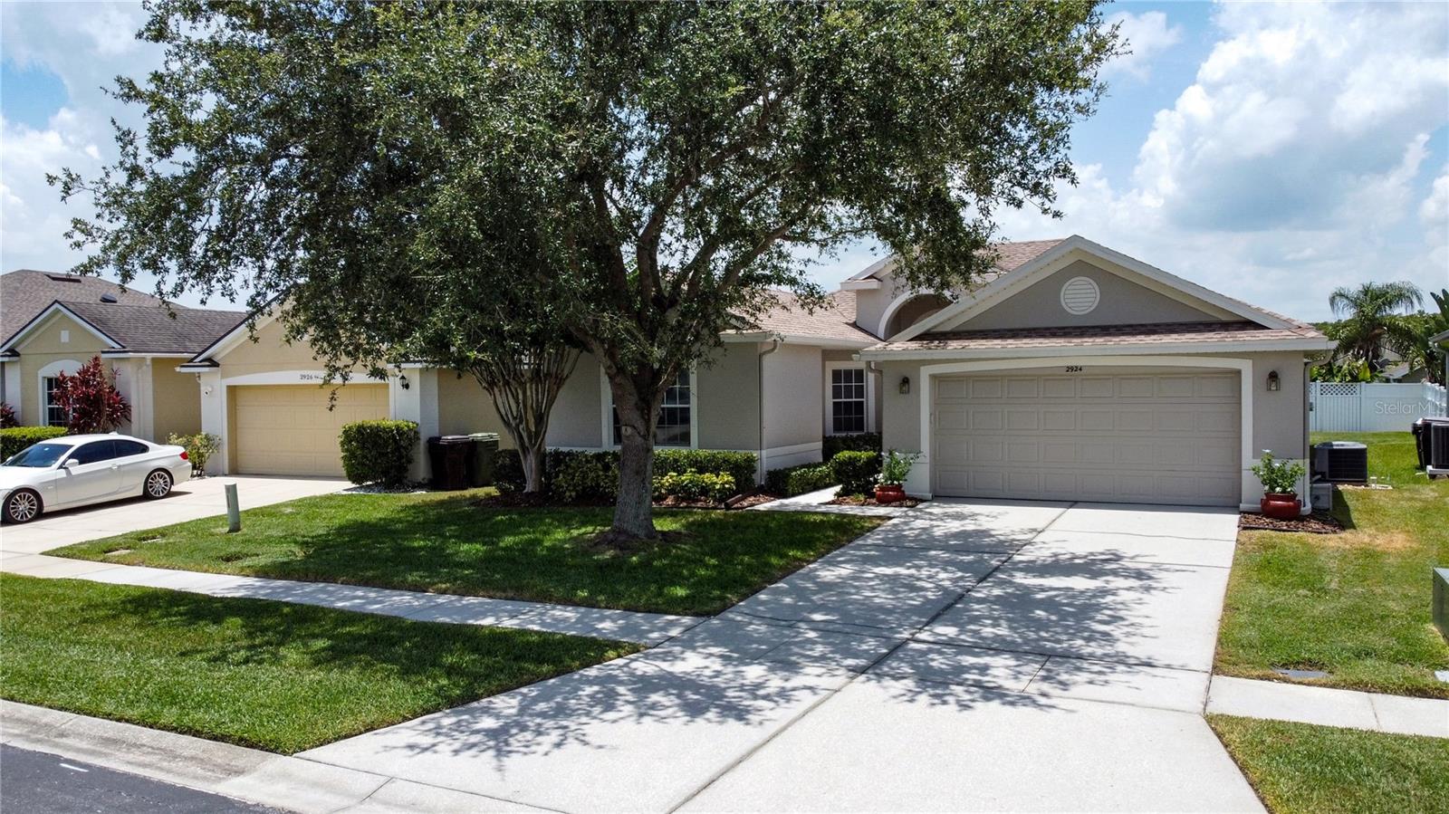 2924 WHITE CEDAR CIR