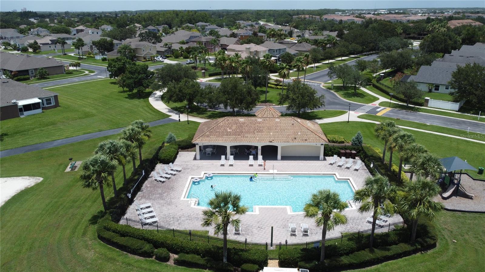 2924 WHITE CEDAR CIR