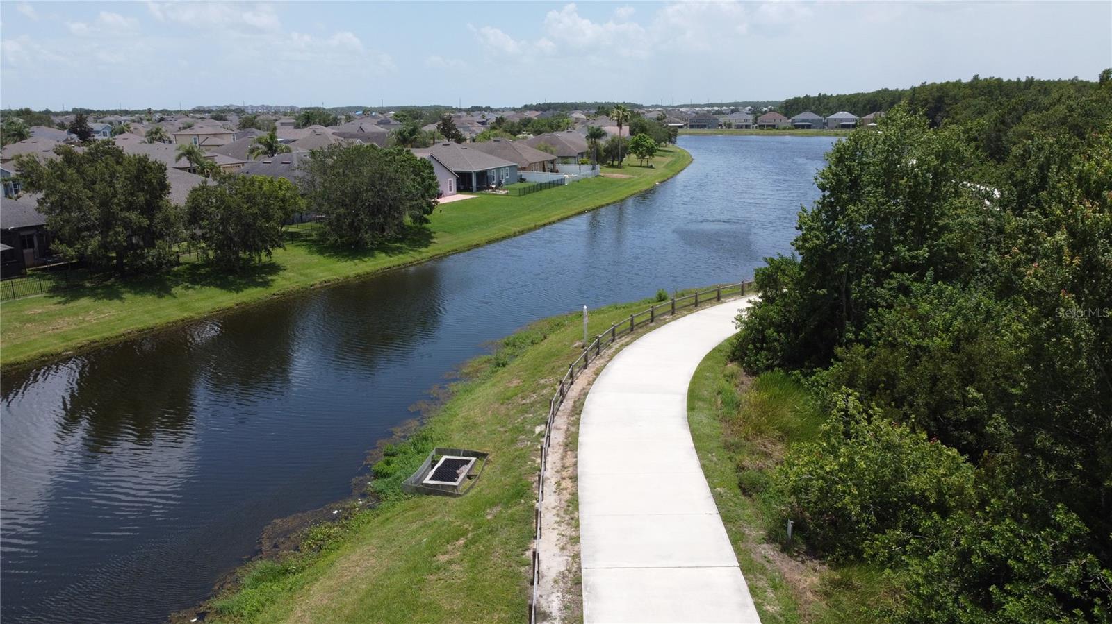 2924 WHITE CEDAR CIR